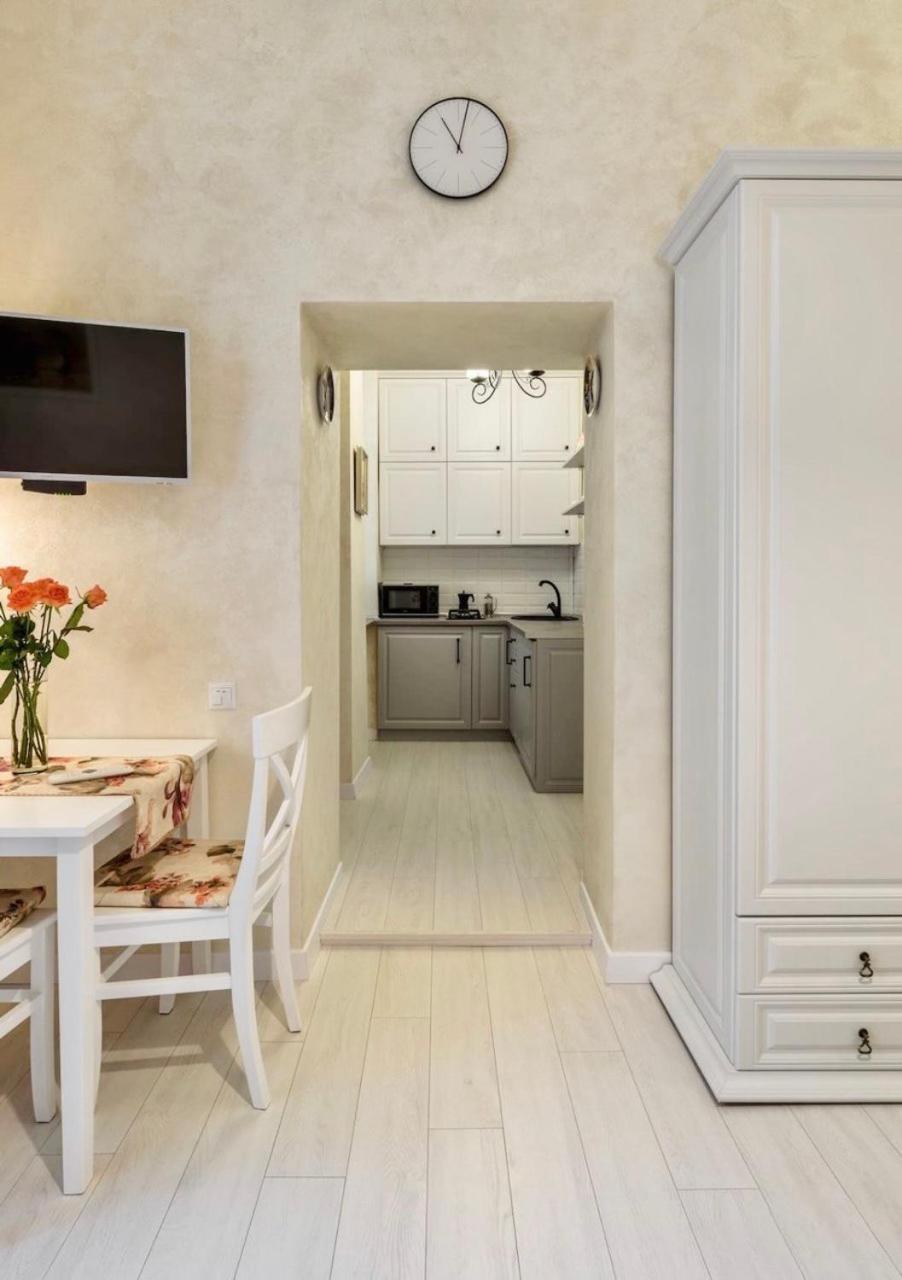 Lucky Apartmens In Centre Lviv Eksteriør billede